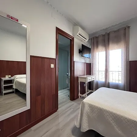 H La Hotel Brozas