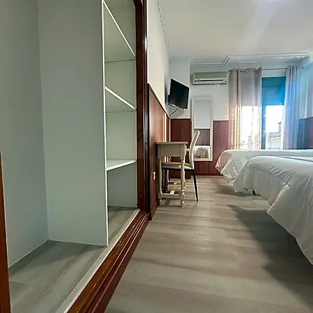H La Hotell 2*